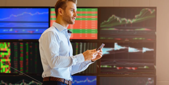 12-job Financial managers