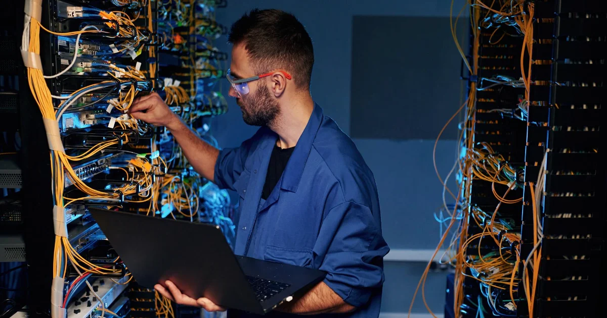 122-job Computer network architects