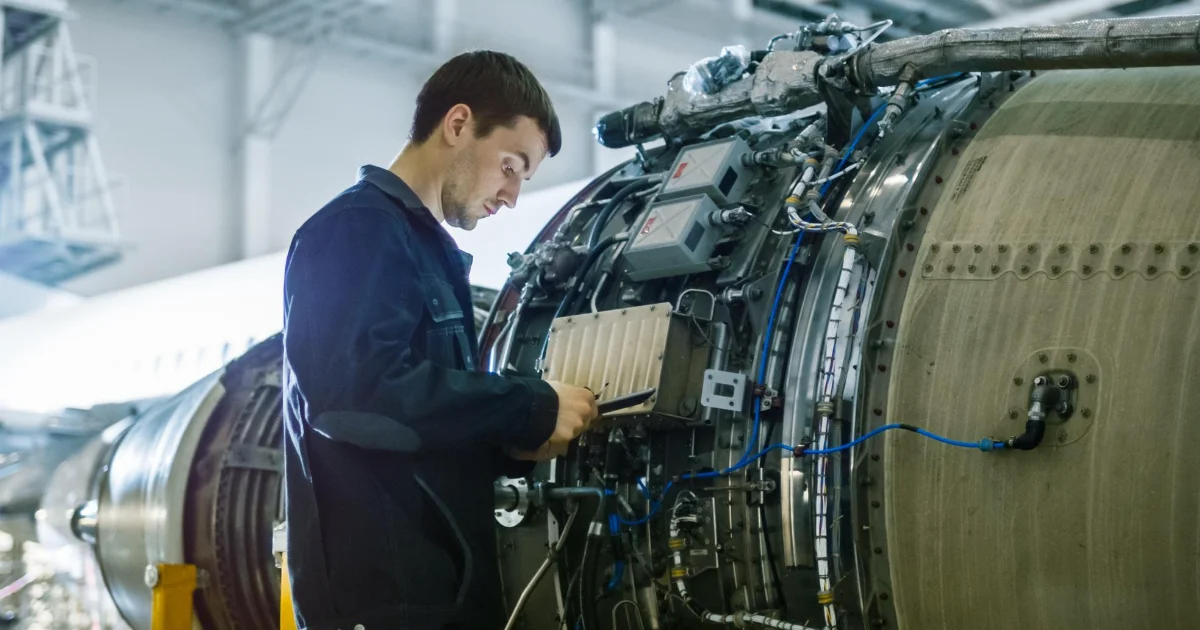 192-job Aerospace engineering and operations technicians