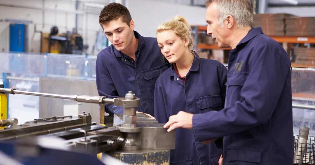 Manufacturing engineering technologists