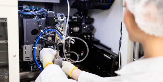 Nanotechnology engineering technicians