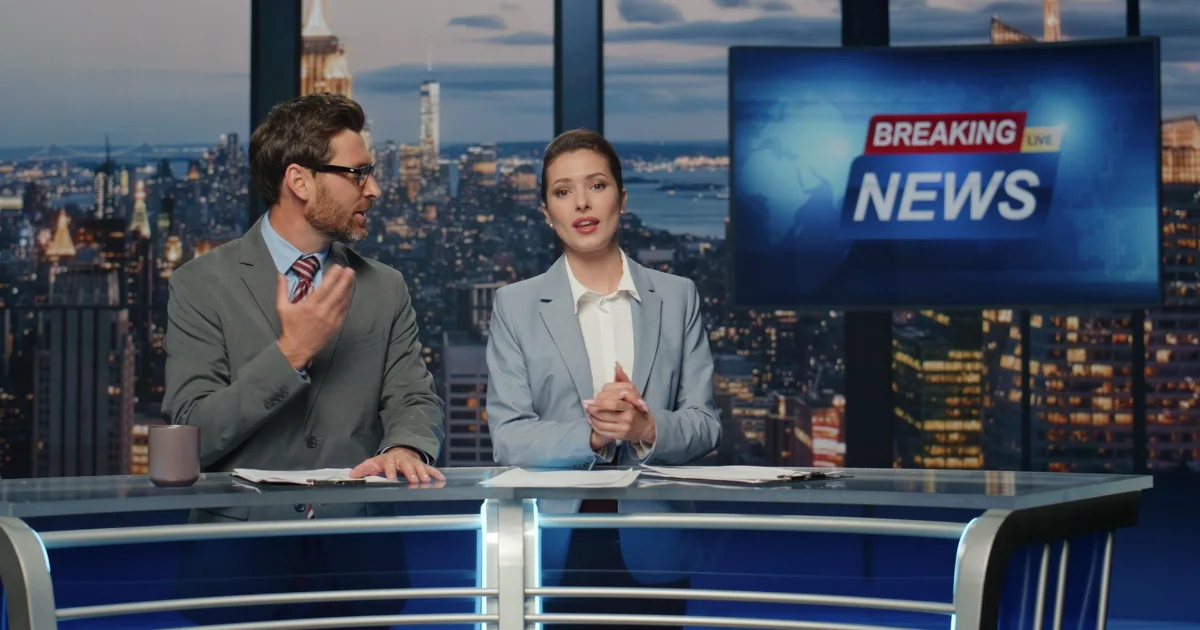 Broadcast news analysts
