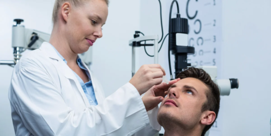 Ophthalmic medical technicians
