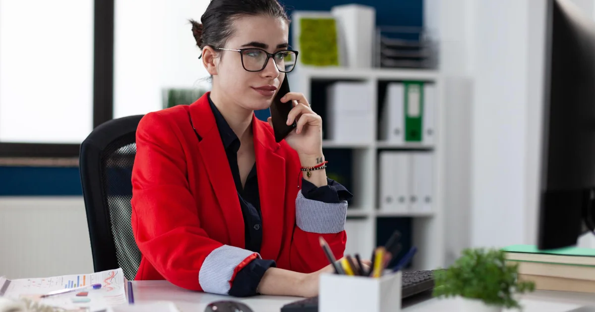 Secretaries and administrative assistants, except legal, medical, and executive