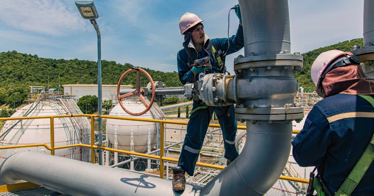 Pipe fitters and steamfitters