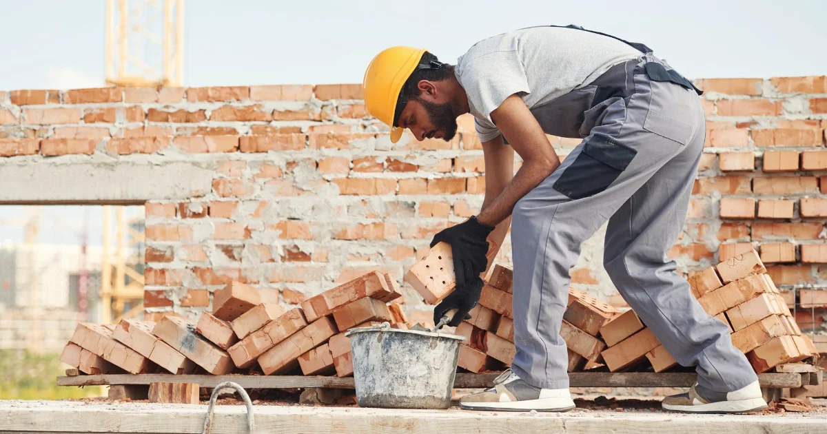 Helpers (brickmasons, blockmasons, stonemasons, and tile and marble setters)