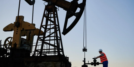 Derrick operators, oil and gas