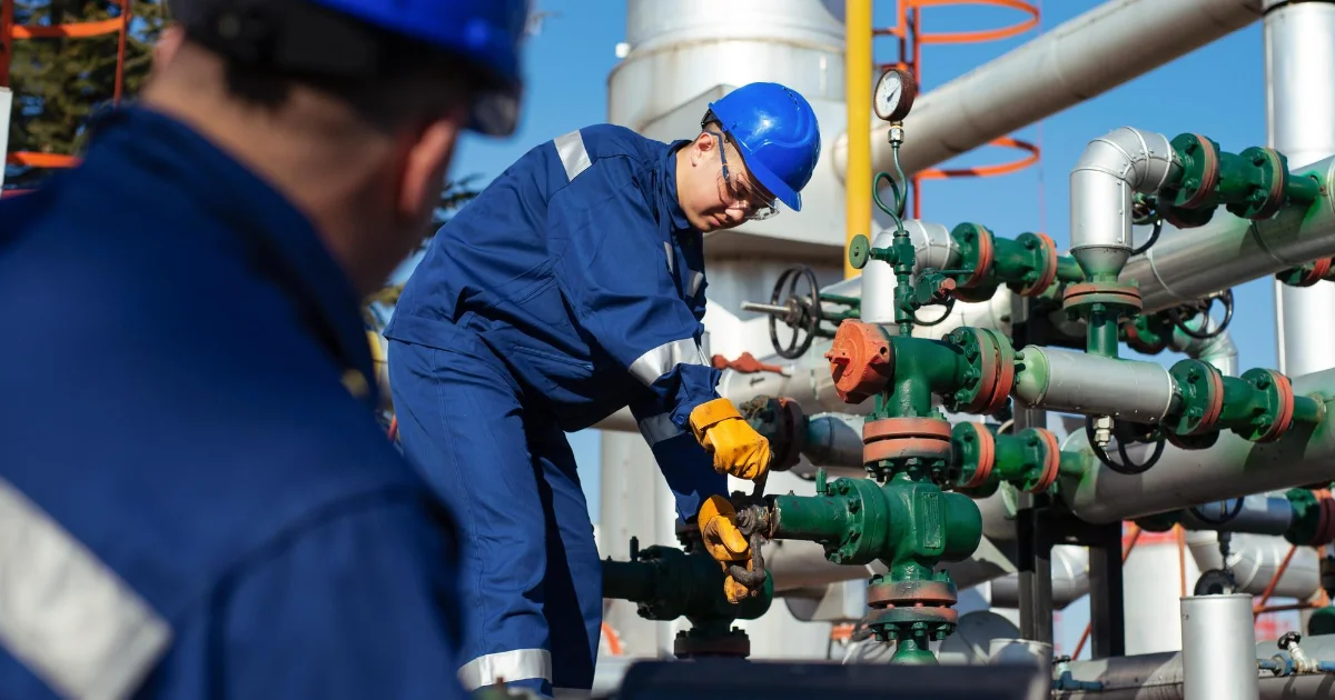 Roustabouts, oil and gas