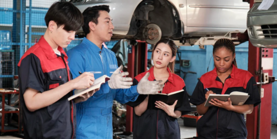 Supervisors of mechanics, installers, and repairers