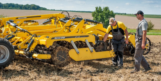 Farm equipment mechanics and service technicians