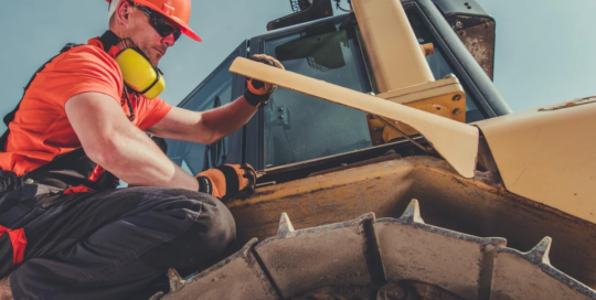 Mobile heavy equipment mechanics, except engines