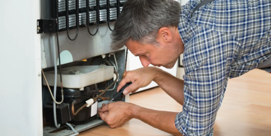 Refrigeration mechanics and installers