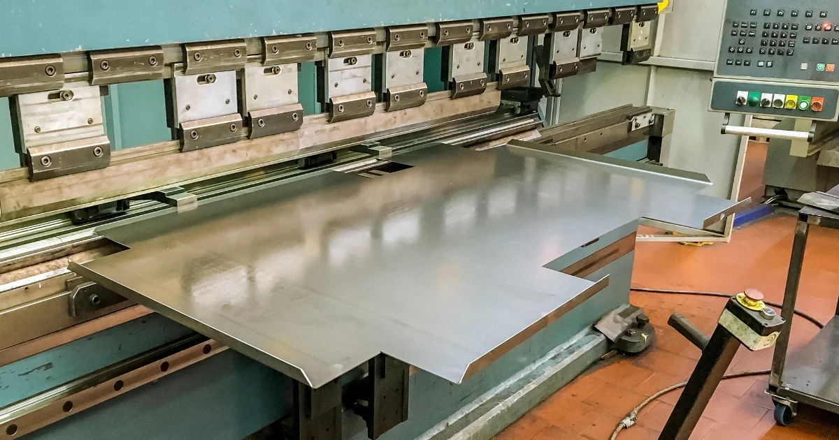 Computer controlled machine tool operators, metal and plastic