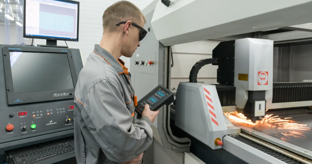 Computer numerically controlled machine tool programmers, metal and plastic