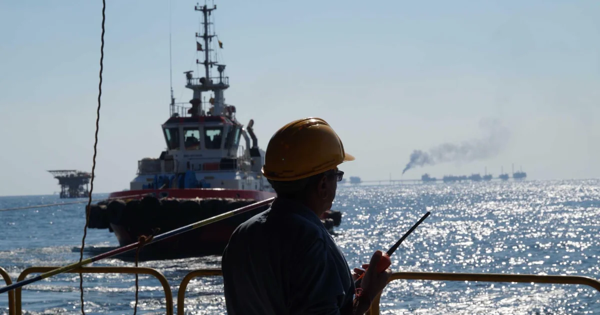 Ship engineers