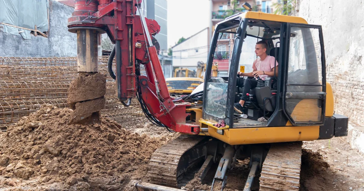 Excavating and loading machine and dragline operators