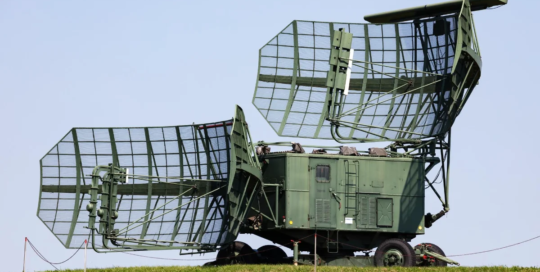 Radar and sonar technicians